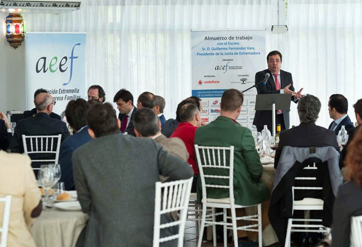 Vara reconoce el papel de las empresas familiares