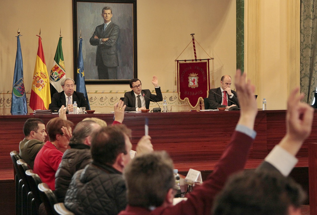 Diputación aprueba una moción para convertir en autovía de la N-432