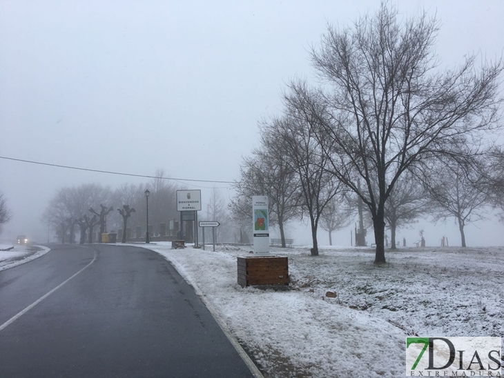 La nieve vuelve con fuerza al norte de Cáceres