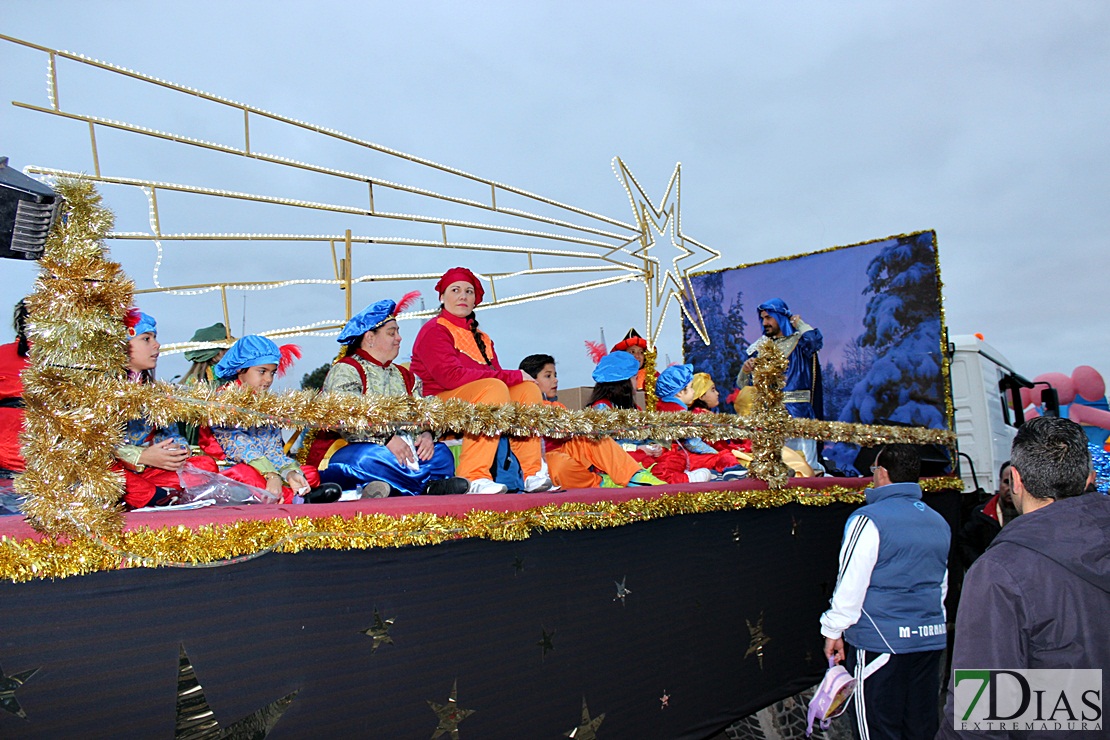 La cabalgata de Reyes reparte felicidad en Mérida