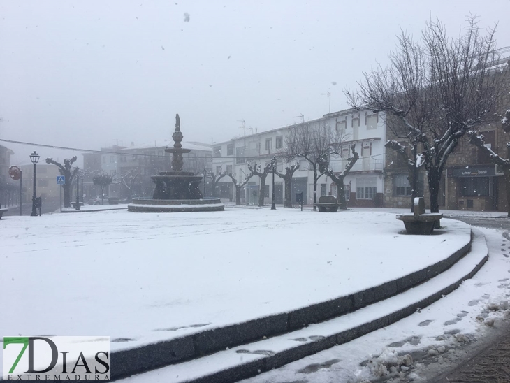 La nieve vuelve con fuerza al norte de Cáceres