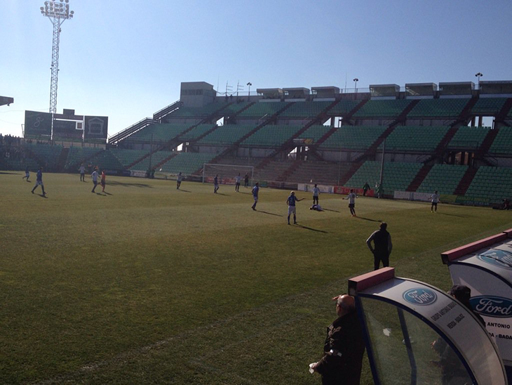 La falta de puntería aleja al Mérida AD de los play off