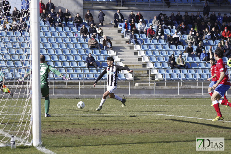 Imágenes del CD Badajoz 2 - 0 UC La Estrella