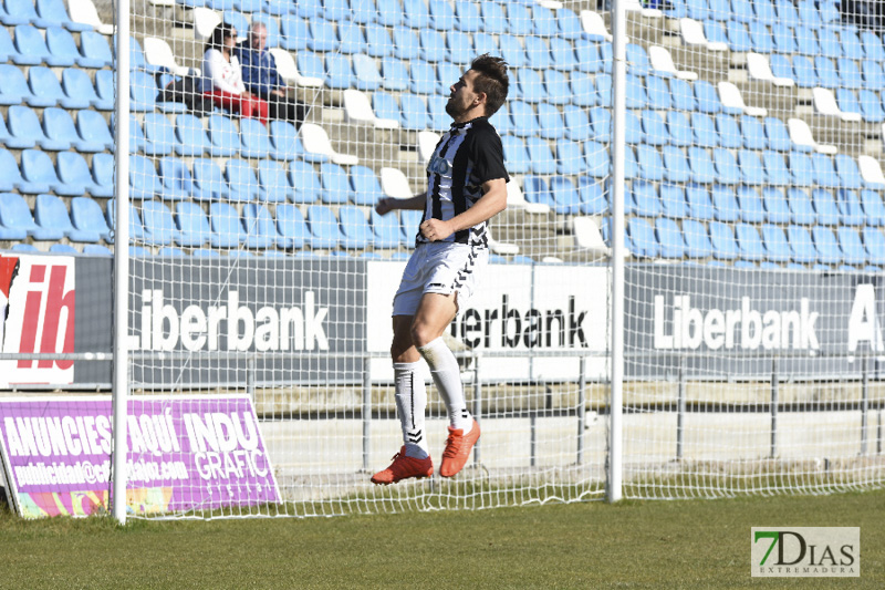 Imágenes del CD Badajoz 2 - 0 UC La Estrella