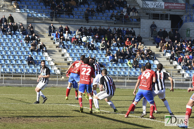 Imágenes del CD Badajoz 2 - 0 UC La Estrella