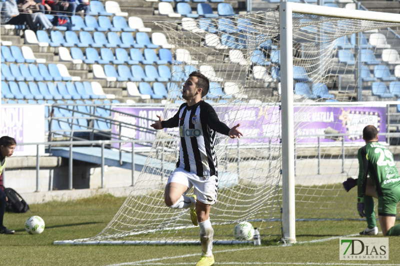 Imágenes del CD Badajoz 2 - 0 UC La Estrella