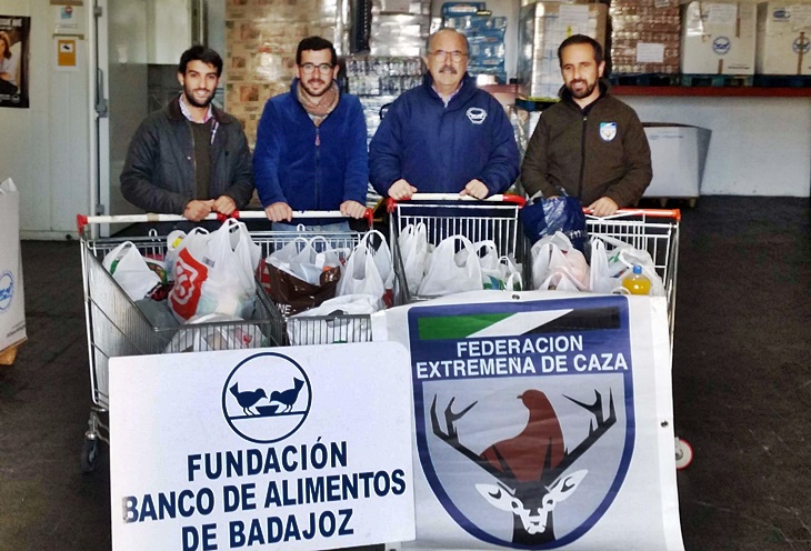 El Banco de Alimentos de Badajoz recibe 300 kilos de alimentos de FEDEXCAZA
