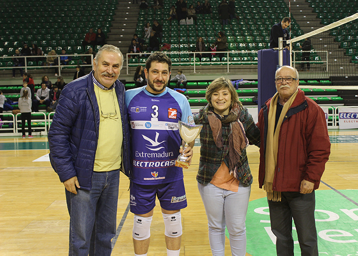 El Electrocash Cáceres se adjudica el Trofeo de Reyes