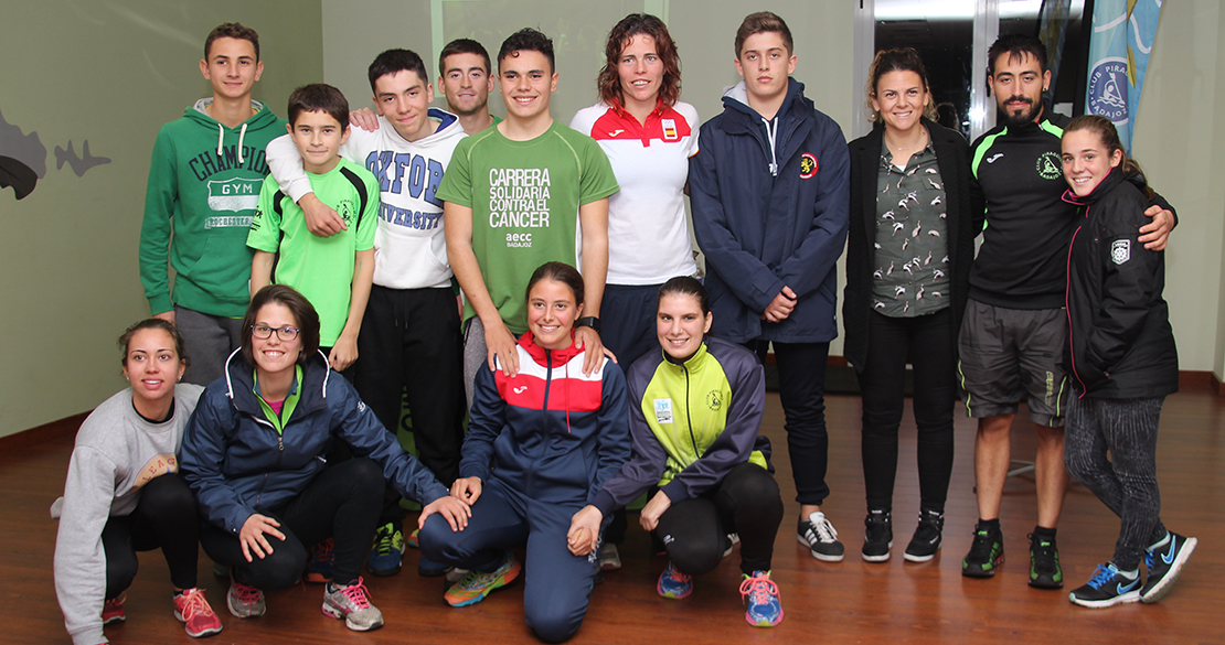 La olímpica María Ribera transmite su experiencia a las jóvenes promesas
