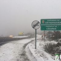 La nieve vuelve con fuerza al norte de Cáceres