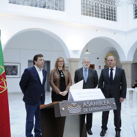 La Asamblea abre un libro de condolencias en memoria de Mário Soares