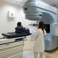 El SES adquiere tres nuevos equipos de radioterapia