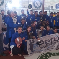 El Perú Cáceres Wellnes, campeón extremeño de pádel por equipos