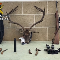 Sorprenden a dos furtivos cuando regresaban de abatir una pieza de caza