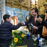 Vara aboga por alcanzar acuerdos que estabilicen el sistema educativo