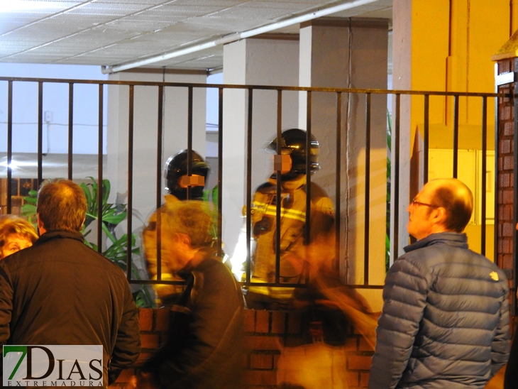 Salvan a una mujer tras incendiarse su vivienda en Badajoz