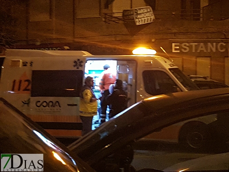 Salvan a una mujer tras incendiarse su vivienda en Badajoz