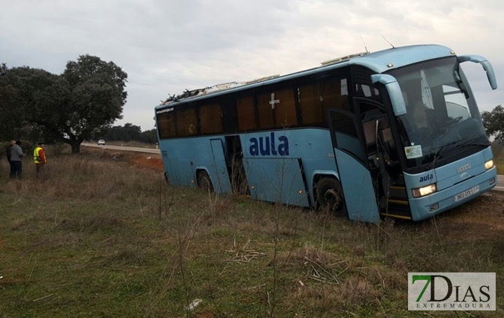 Se accidenta un autobús de militares cerca de Bótoa
