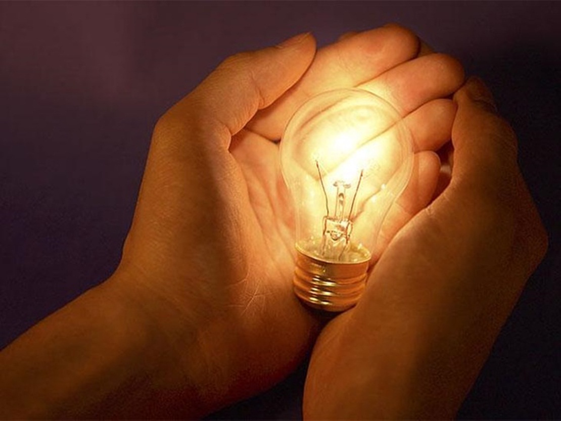 Junta y compañías eléctricas acuerdan proteger a los más necesitados