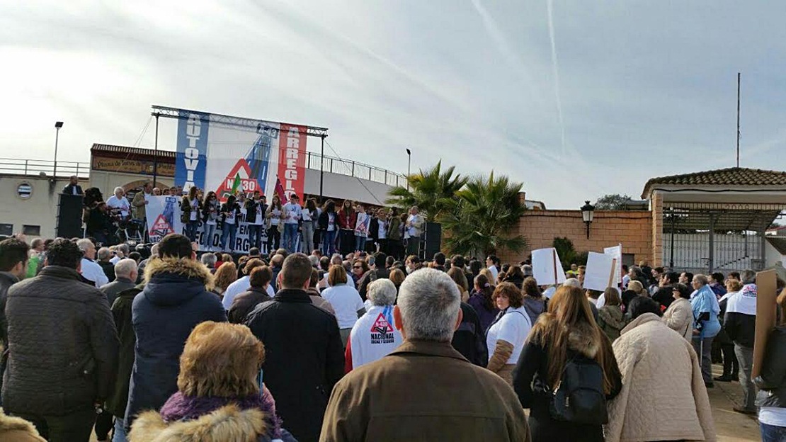 Multitudinaria manifestación para reclamar el desdoblamiento de la N-430