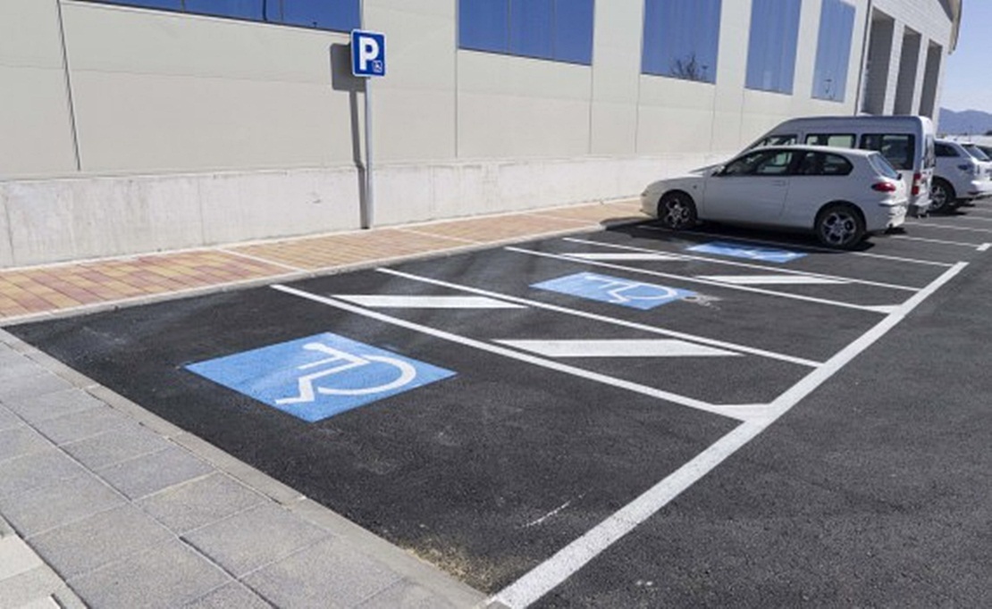 Campaña para concienciar del buen uso de las plazas de movilidad reducida
