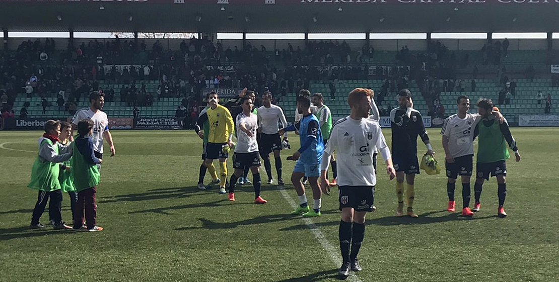 Pleno de victorias de los extremeños en Segunda B