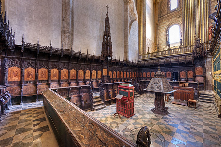 Finalizan los trabajos de restauración en el coro de la catedral de Plasencia