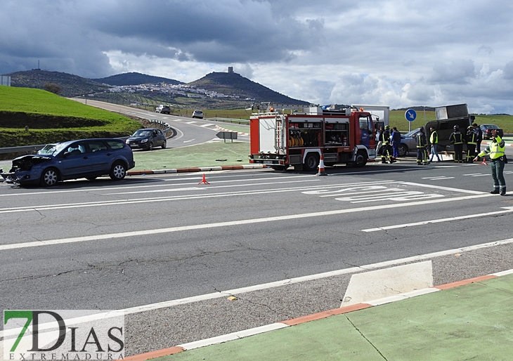 Dos mujeres atrapadas en un accidente en Tierra de Barros