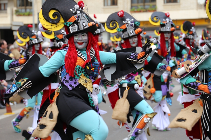 Umsuka Imbali gana el desfile del Entierro de la Sardina