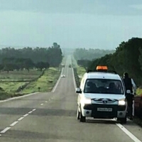 Vuelco de un turismo en la carretera de Alburquerque