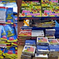 Retirados 16.000 artículos pirotécnicos ilegales de seis establecimientos