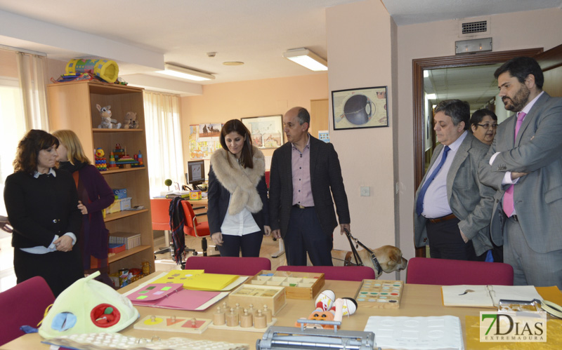 Gil Rosiña visita las instalaciones de la ONCE en Badajoz