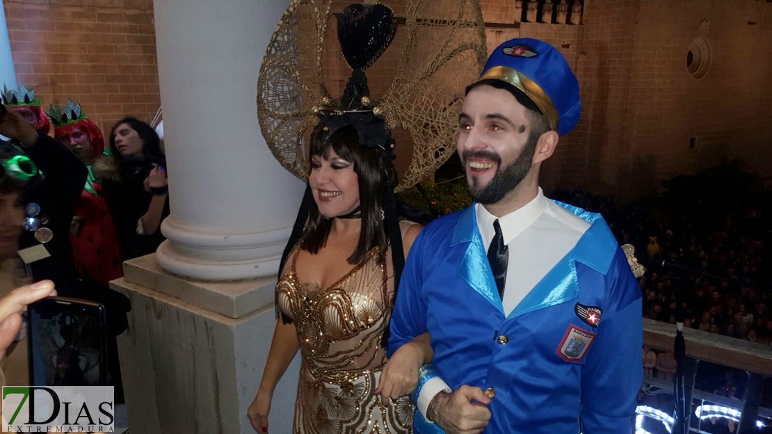 Revienta la plaza de España con el pregón del Carnaval