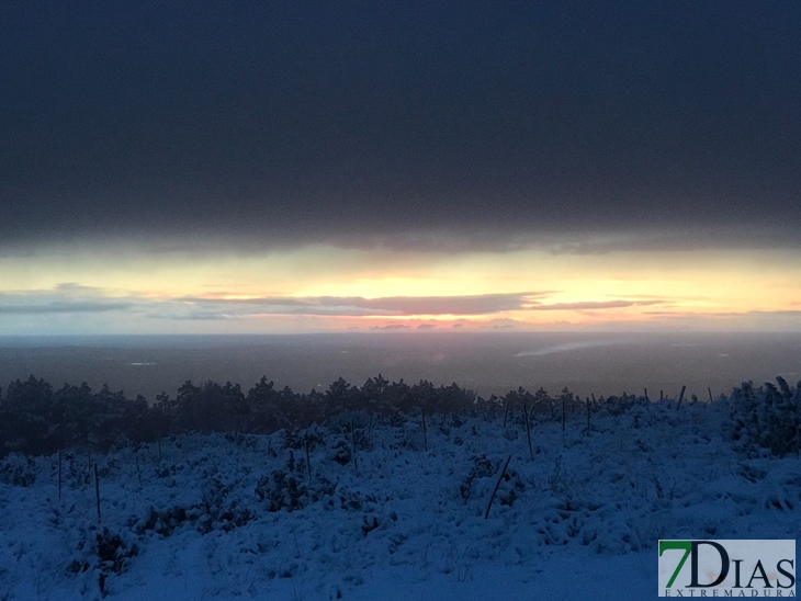 Fotografías de la nieve caída ayer en la Sierra de San Mamede