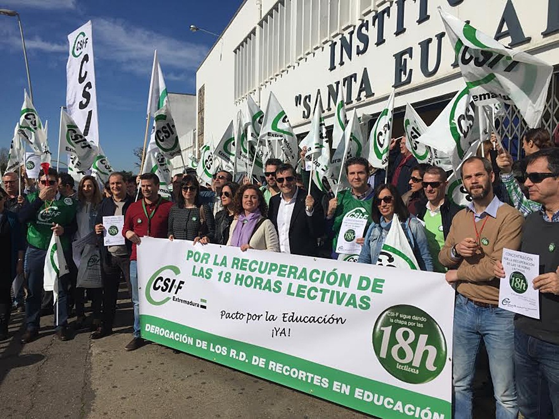 CSIF se manifiesta para recuperar las 18 horas lectivas