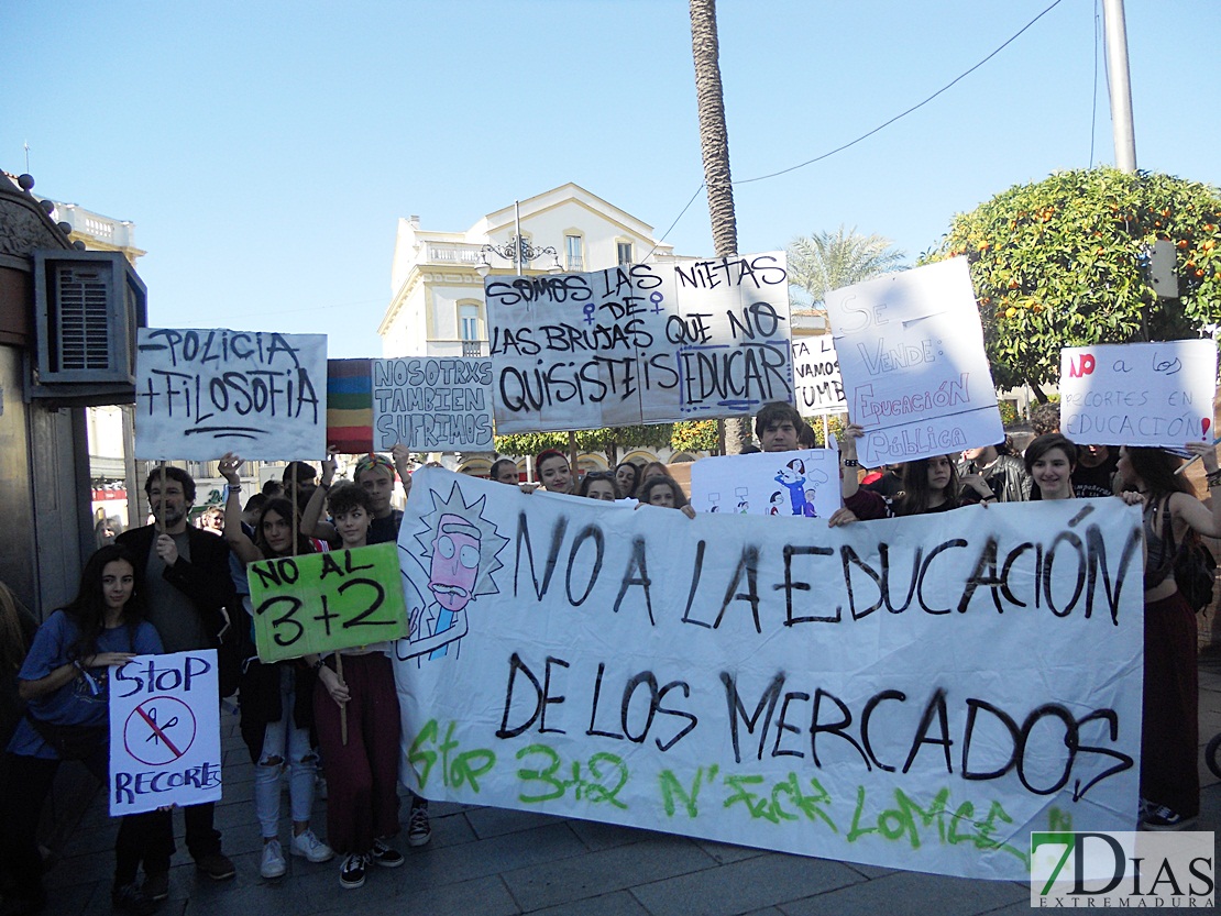 Los estudiantes reclaman que no se imparta religión en los centros