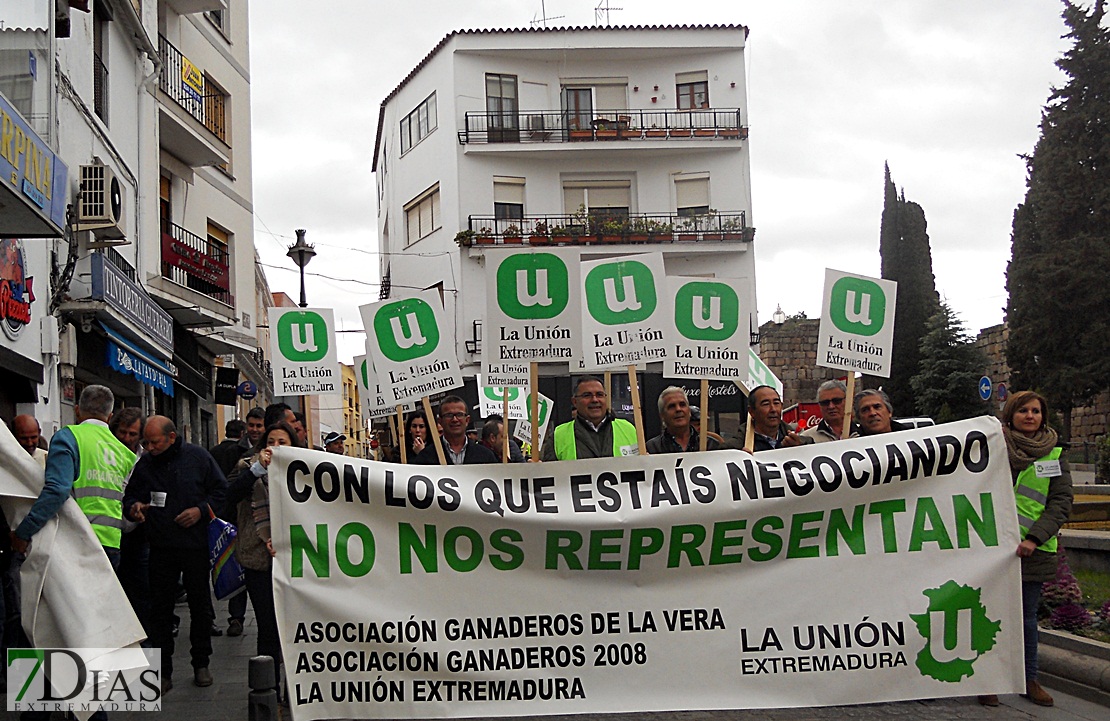 Manifestación para exigir el cese del director general de Agricultura