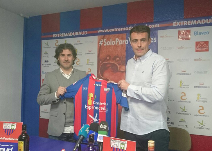 Javier Bayón coge las riendas del Extremadura B