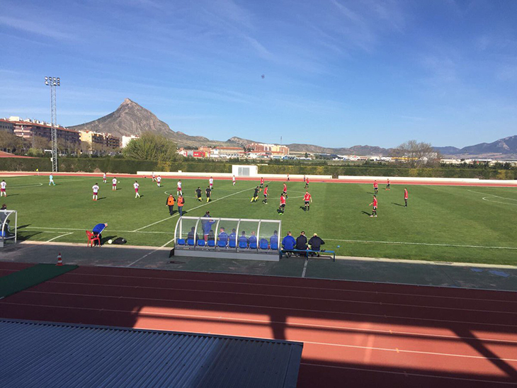 El Mérida AD se mantiene en la lucha por los play off