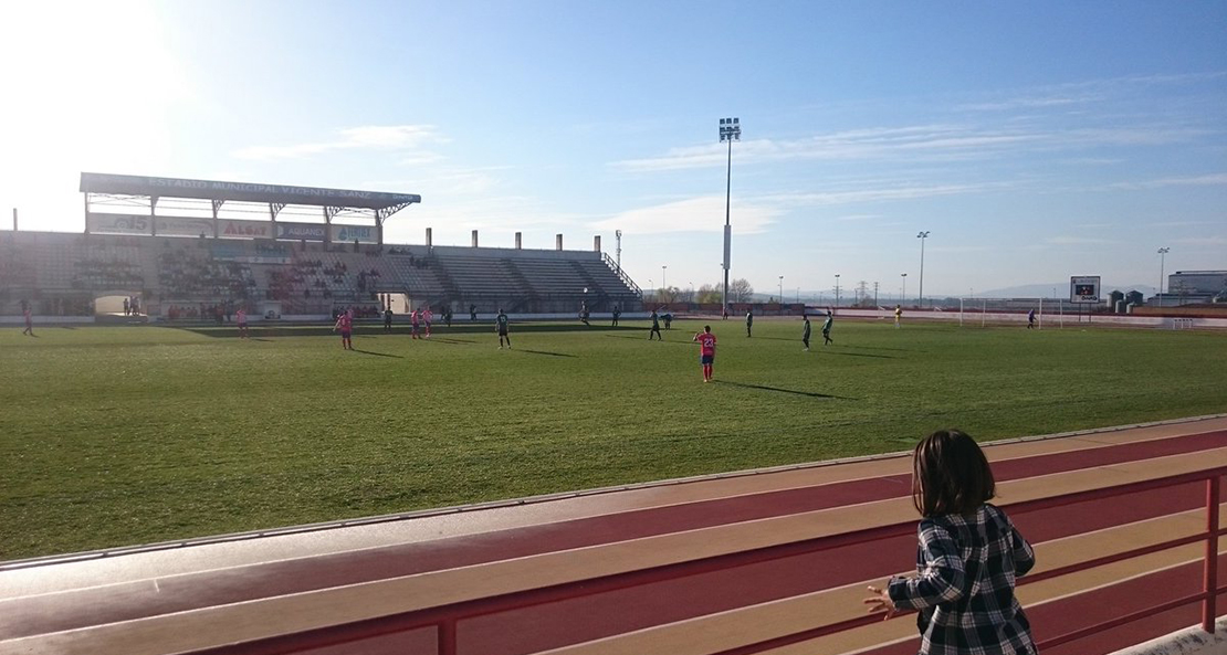 El CD. Badajoz se aleja del liderato