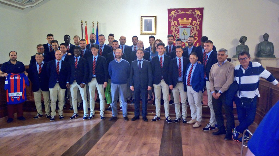 El Ayuntamiento de Almendralejo muestra su apoyo al Extremadura UD