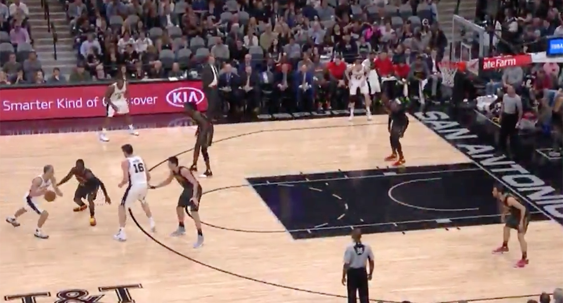 Pau Gasol le gana la partida a Calderón
