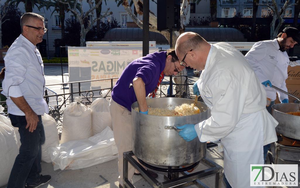 Badajoz desayuna migas 'solidarias'