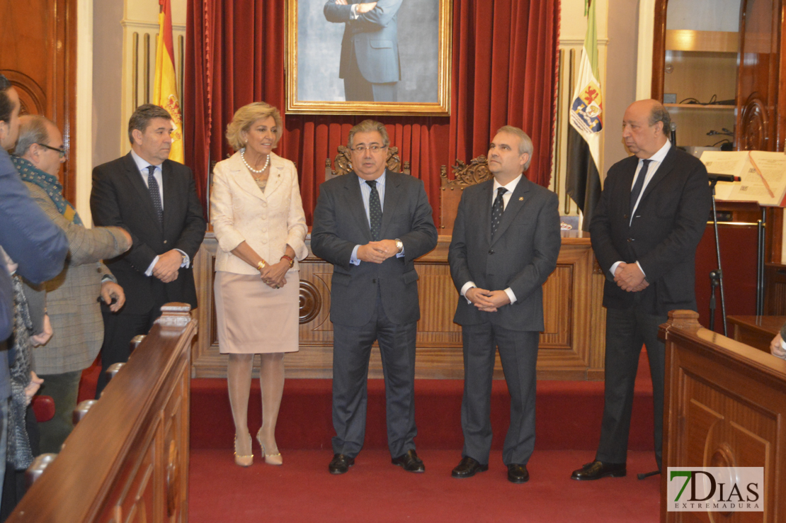 Badajoz recibe al ministro Zoido