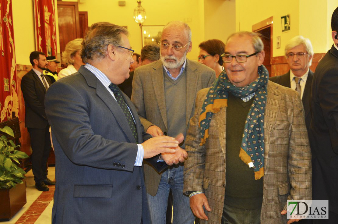 Badajoz recibe al ministro Zoido