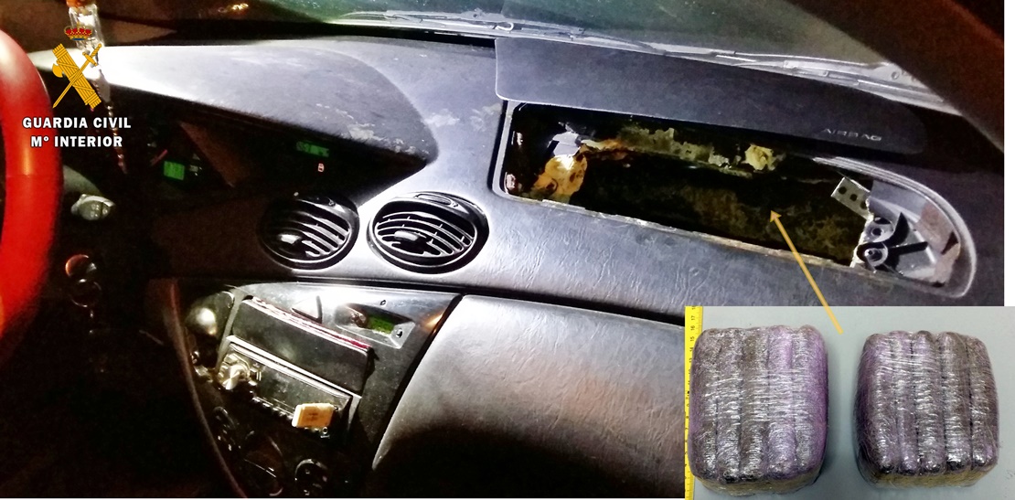 La Guardia Civil interviene un kilo de droga en el airbag de un vehículo