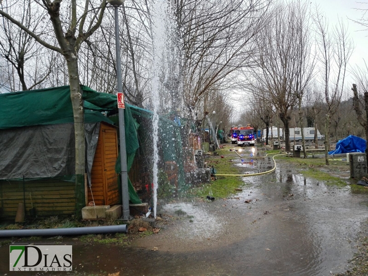 Incendio grave en el camping Garganta de Cuartos (Cáceres)