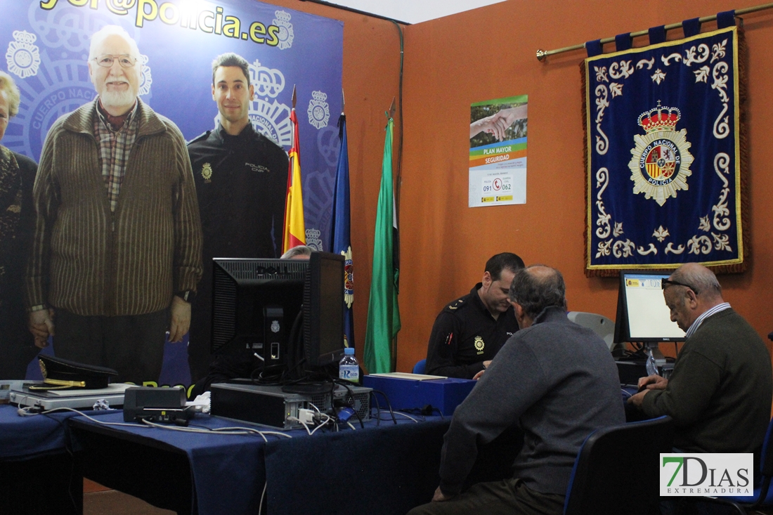 La directora del IMSERSO inaugura la Feria de Mayores de Extremadura