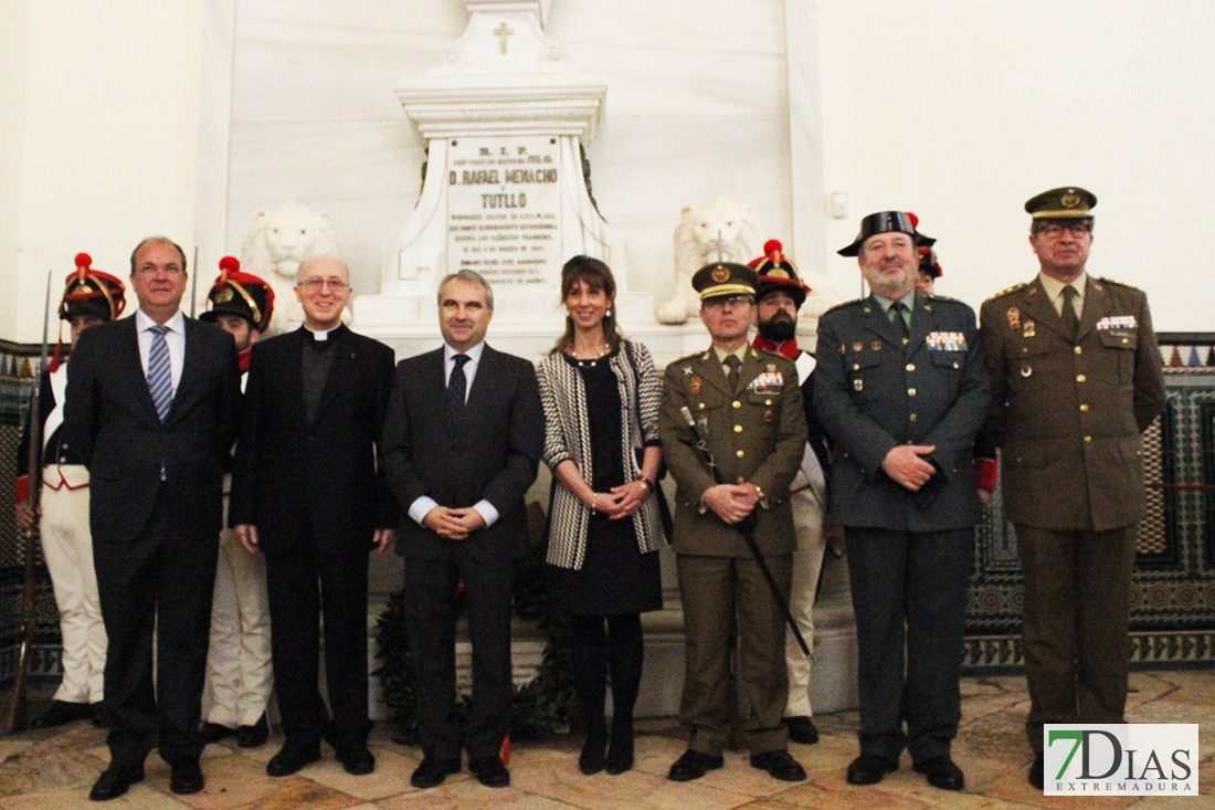 Badajoz rinde homenaje al General Menacho