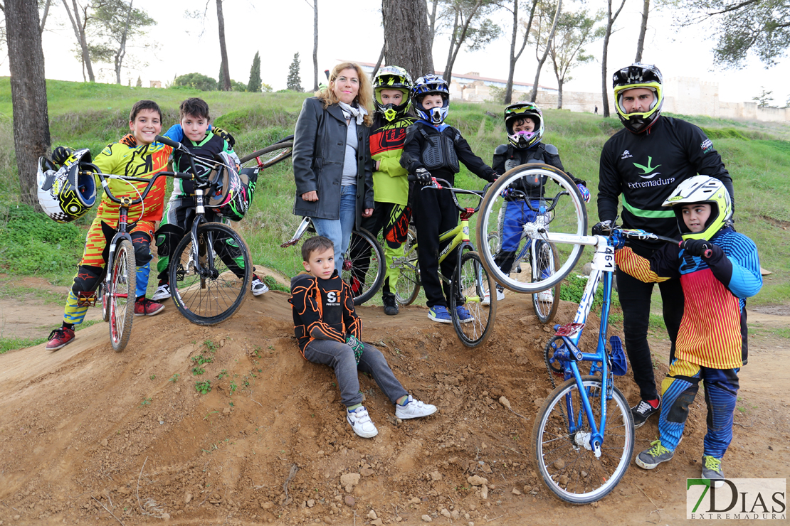 Rubén Tanco transmite su pasión por la BMX a los más pequeños